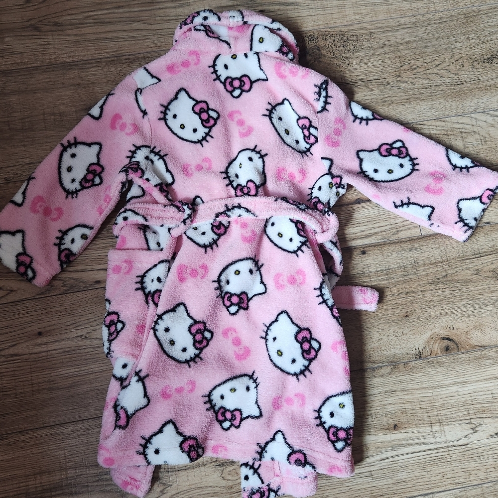 Hello Kitty Pink Robe Size 3T - Picture 13 of 16